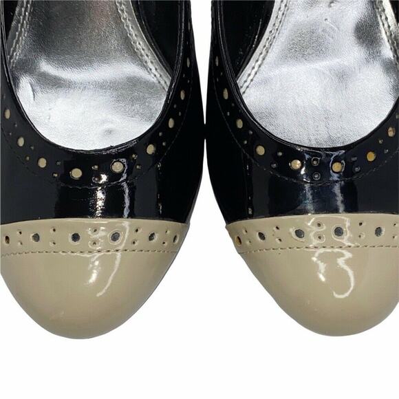 White House Black Market Benna Black/Tan Spectator Heels Size 9.5M Women's - Picture 8 of 11